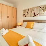 Diamond By Hello Homes Σίτζες